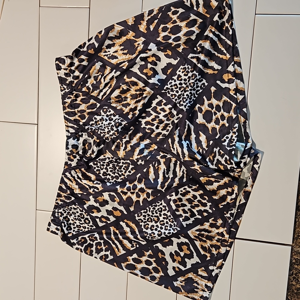 Late 90s Vintage Petra Fashion Animal Print Boxer Medium